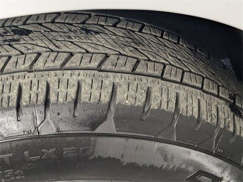 Certified 2025 GMC Yukon Denali image 9