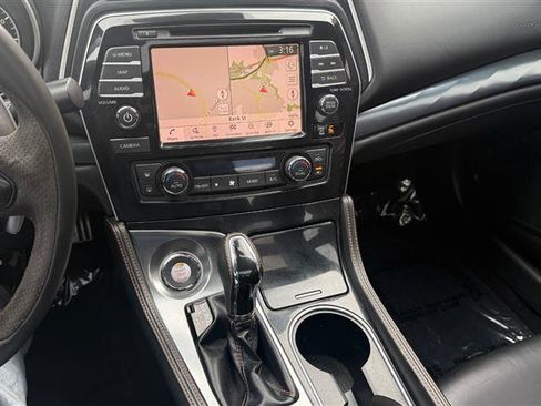 Used 2021 Nissan Maxima SR w/ Sport Mat Group image 39