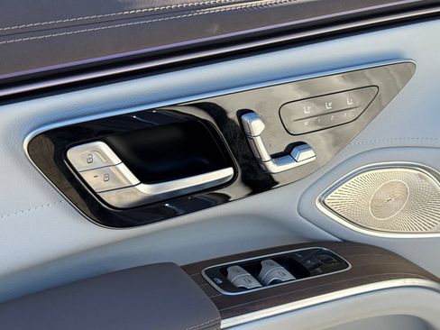 Used 2023 Mercedes-Benz EQS 580 4MATIC Sedan image 22