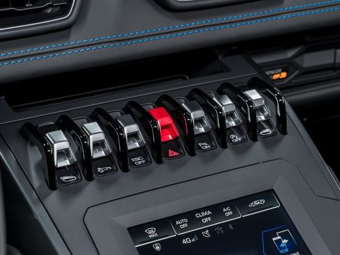 Used 2022 Lamborghini Huracan EVO RWD image 24