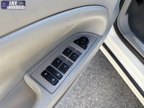 Used 2011 Buick Lucerne CX image 12