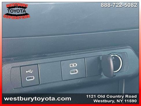 Used 2023 Toyota Prius LE AWD/4WD image 33