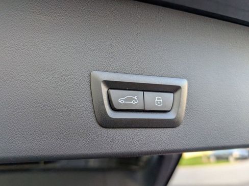 Used 2025 BMW X3 xDrive30i w/ Premium Package image 16