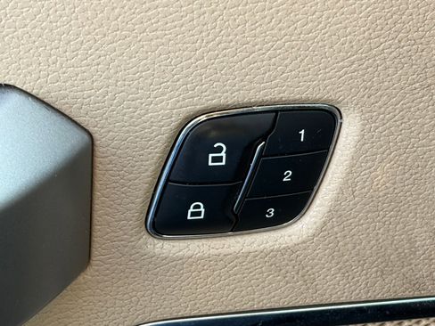 Used 2020 Ford F150 Lariat w/ Max Trailer Tow Package image 9