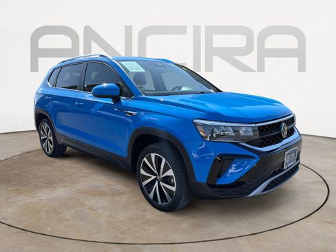 Certified 2023 Volkswagen Taos SE w/ Panoramic Sunroof Package image 6