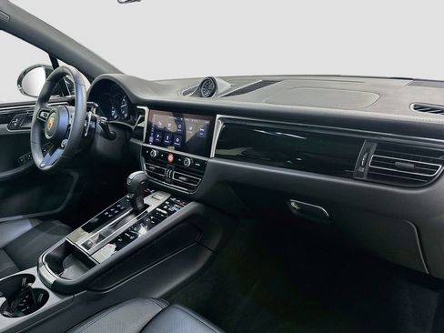 Used 2026 Porsche Macan AWD/4WD image 30