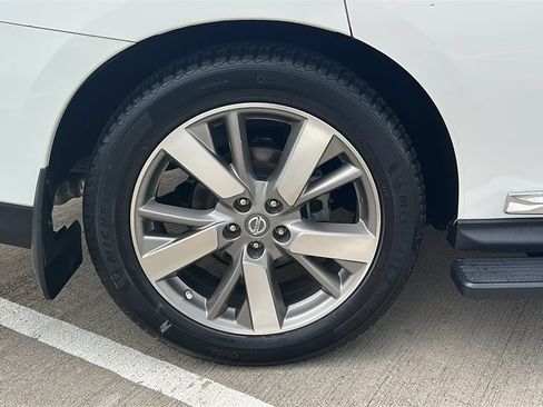 Used 2014 Nissan Pathfinder Platinum w/ Platinum Premium Package FWD image 18