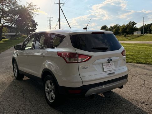 Used 2016 Ford Escape SE AWD/4WD image 3