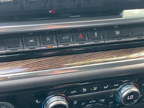 Used 2023 GMC Sierra 1500 Elevation image 41