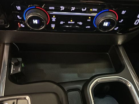 Used 2024 Chevrolet Silverado 1500 High Country w/ Z71 Off-Road Package image 24