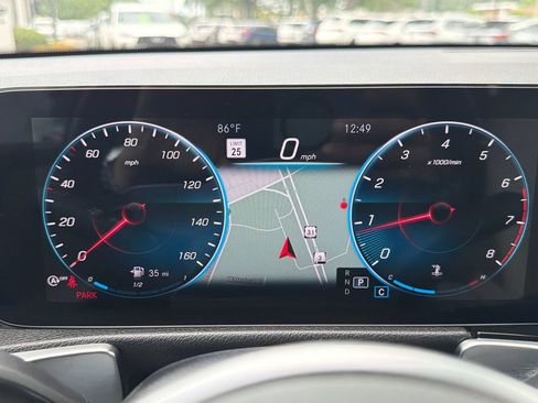 Used 2022 Mercedes-Benz GLB 250 w/ Premium Package image 25