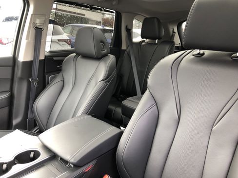 Used 2025 Acura MDX FWD w/ Technology Package image 9