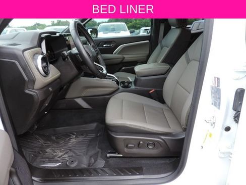Used 2026 Chevrolet Colorado ZR2 w/ Technology Package AWD/4WD image 21
