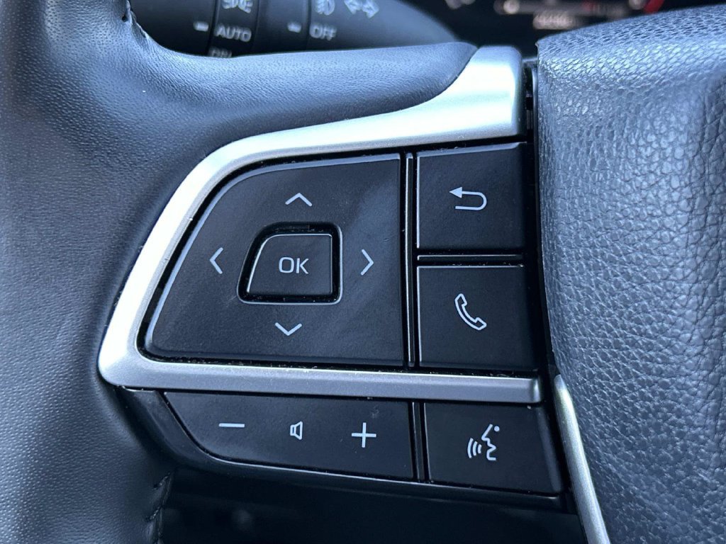 Used 2024 Toyota Grand Highlander AWD image 31