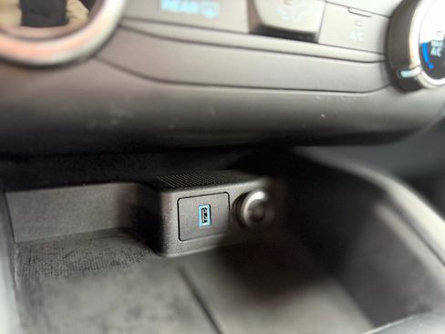 Used 2020 Ford Escape S image 23