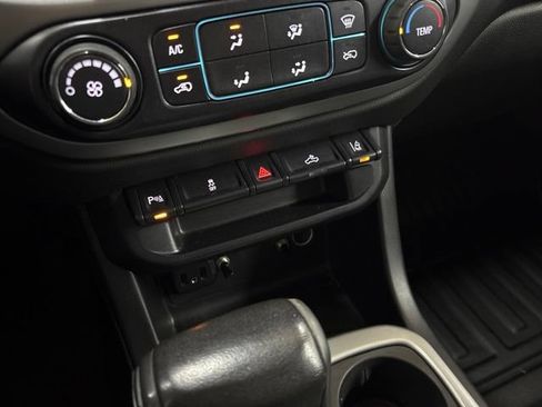 Used 2021 Chevrolet Colorado LT w/ Fleet Safety Package RWD image 38