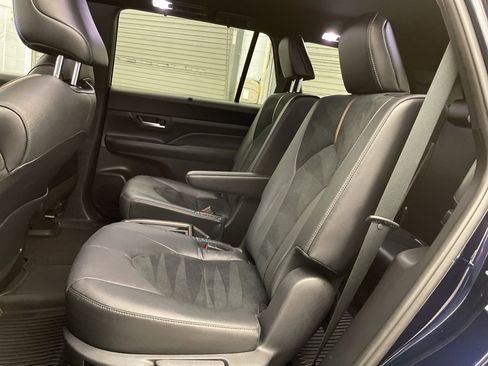 Used 2024 Toyota Grand Highlander AWD Hybrid image 22