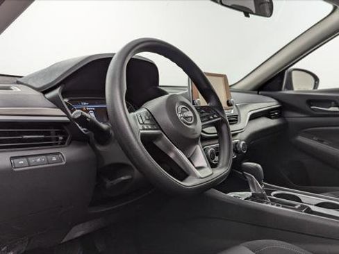 Used 2024 Nissan Altima 2.5 SV image 24