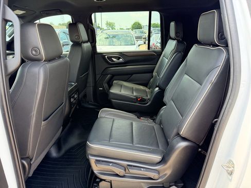 Used 2022 Chevrolet Suburban Premier RWD image 24