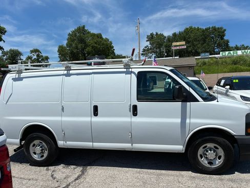 Used 2019 Chevrolet Express 3500 w/ Driver Convenience Package RWD image 8