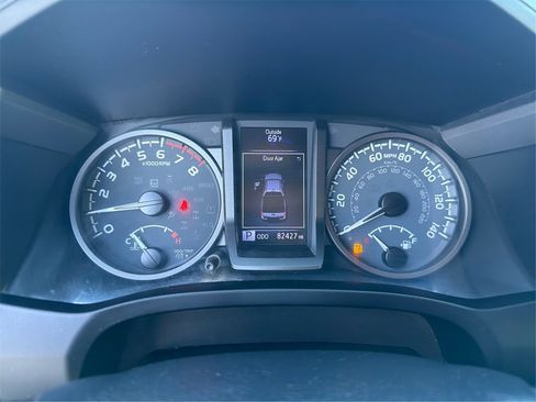 Used 2020 Toyota Tacoma TRD Sport w/ Technology Package image 16