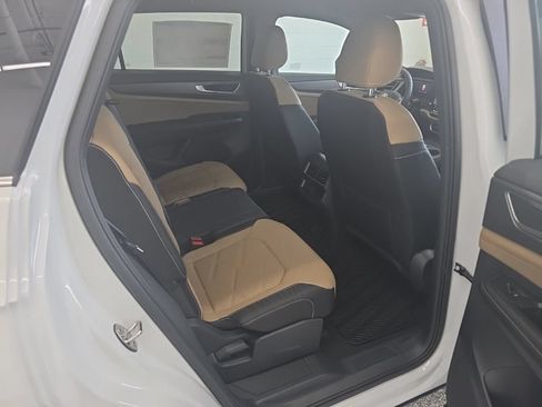 New 2026 Volkswagen Atlas Cross Sport SE AWD/4WD image 10