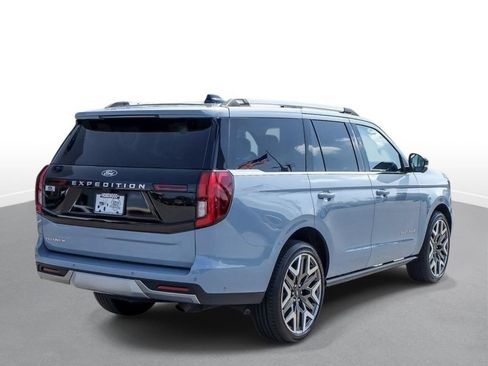 Used 2025 Ford Expedition Platinum w/ Platinum Ultimate Package AWD/4WD image 8