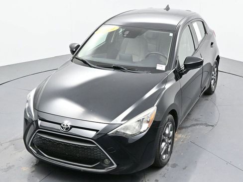 Used 2020 Toyota Yaris LE image 38