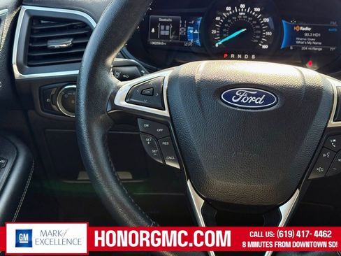 Used 2024 Ford Edge Titanium image 29