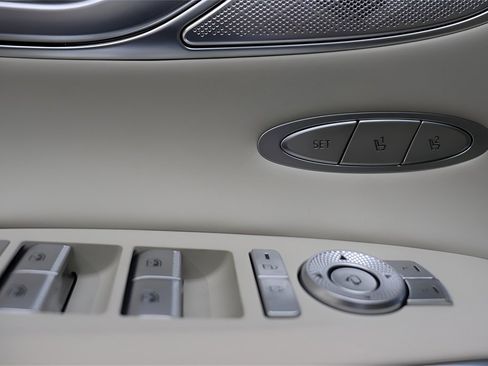 New 2026 Genesis GV70 2.5T Select image 10