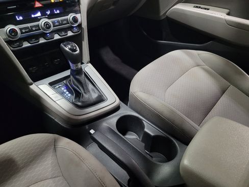 Used 2020 Hyundai Elantra SEL FWD image 26