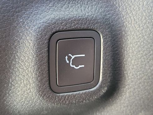 Used 2025 Jeep Compass Limited w/ Elite Group AWD/4WD image 8