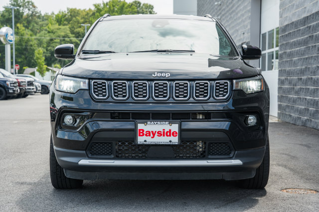 Used 2025 Jeep Compass Limited AWD/4WD image 3