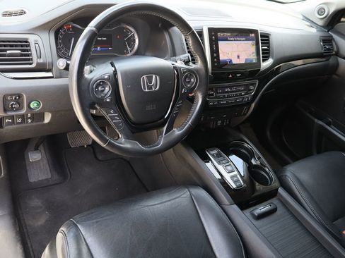 Used 2018 Honda Pilot Touring image 11