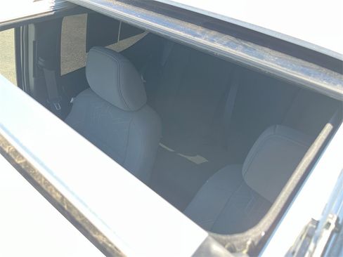 Used 2022 Toyota Tacoma TRD Off-Road image 22