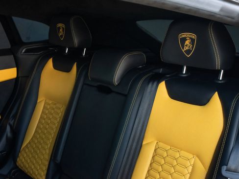 Used 2020 Lamborghini Urus image 20