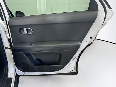 Used 2024 Hyundai Ioniq 5 SE RWD image 29