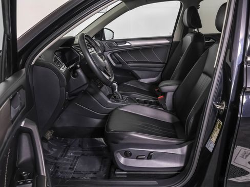 Used 2022 Volkswagen Tiguan SE image 7