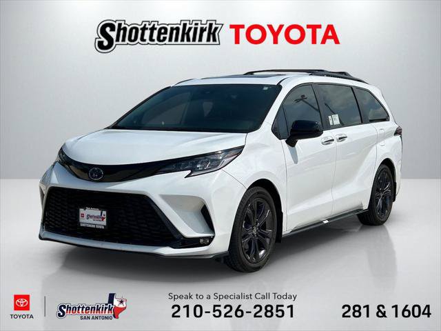 Certified 2025 Toyota Sienna XSE w/ XSE Plus Package FWD image 1