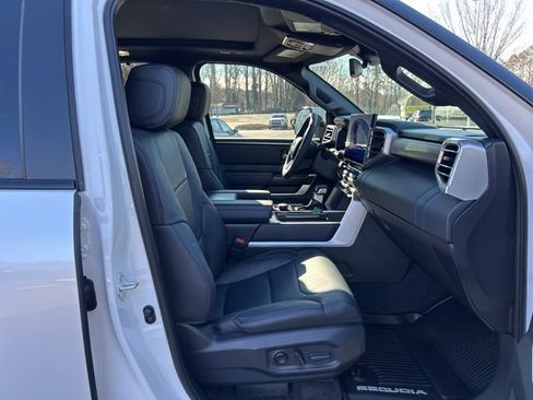 Used 2025 Toyota Sequoia Platinum image 17