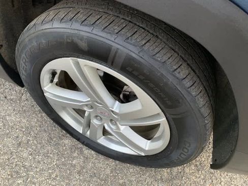 Used 2021 GMC Terrain SLE w/ Driver Convenience Package image 11