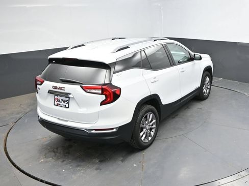 Used 2024 GMC Terrain SLT AWD/4WD image 30
