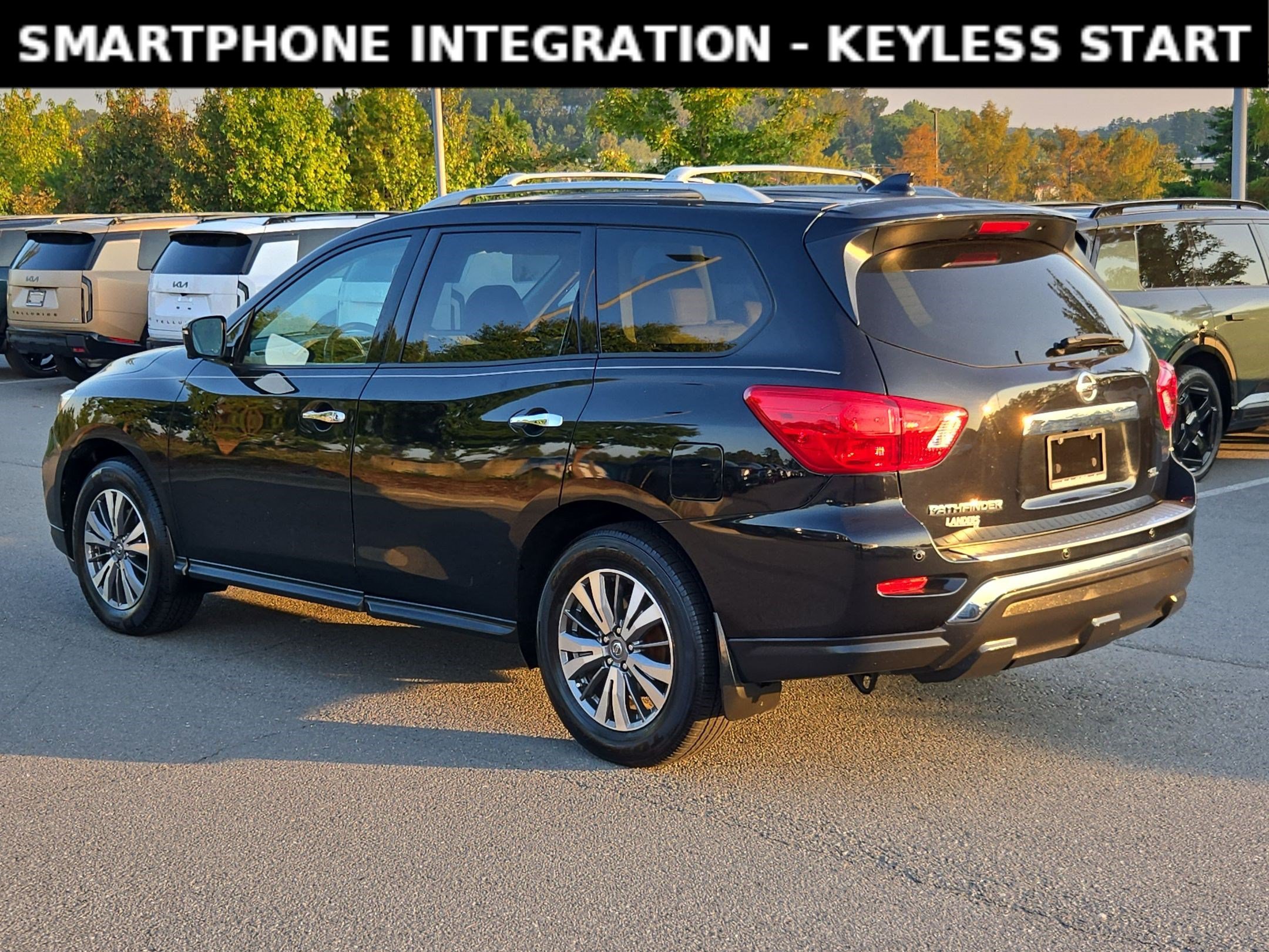 Used 2020 Nissan Pathfinder SL FWD image 5