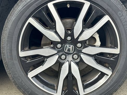 Used 2019 Honda Pilot Touring image 4