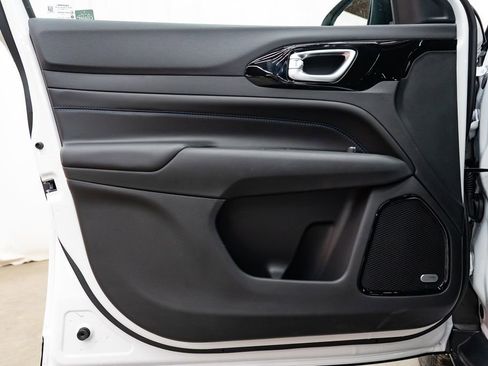 New 2026 Jeep Compass Limited AWD/4WD image 23