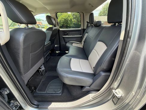 Used 2012 RAM 3500 ST w/ Chrome Appearance Group RWD image 16