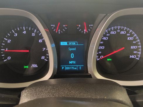 Used 2017 Chevrolet Equinox LS FWD image 23