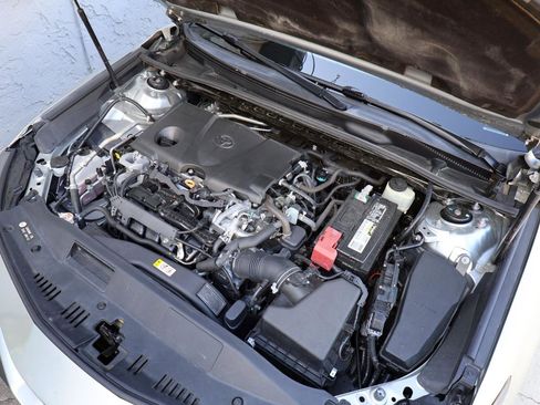 Used 2018 Toyota Camry SE w/ Convenience Package FWD image 33