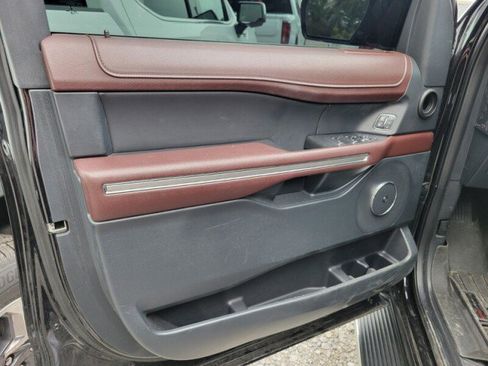 Used 2022 Ford Expedition Limited RWD image 24