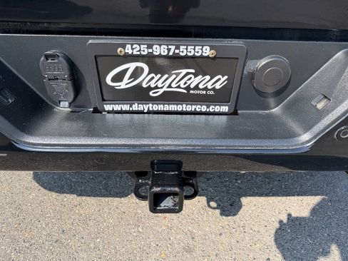 Used 2019 Chevrolet Silverado 1500 High Country w/ High Country Premium Package AWD/4WD image 5